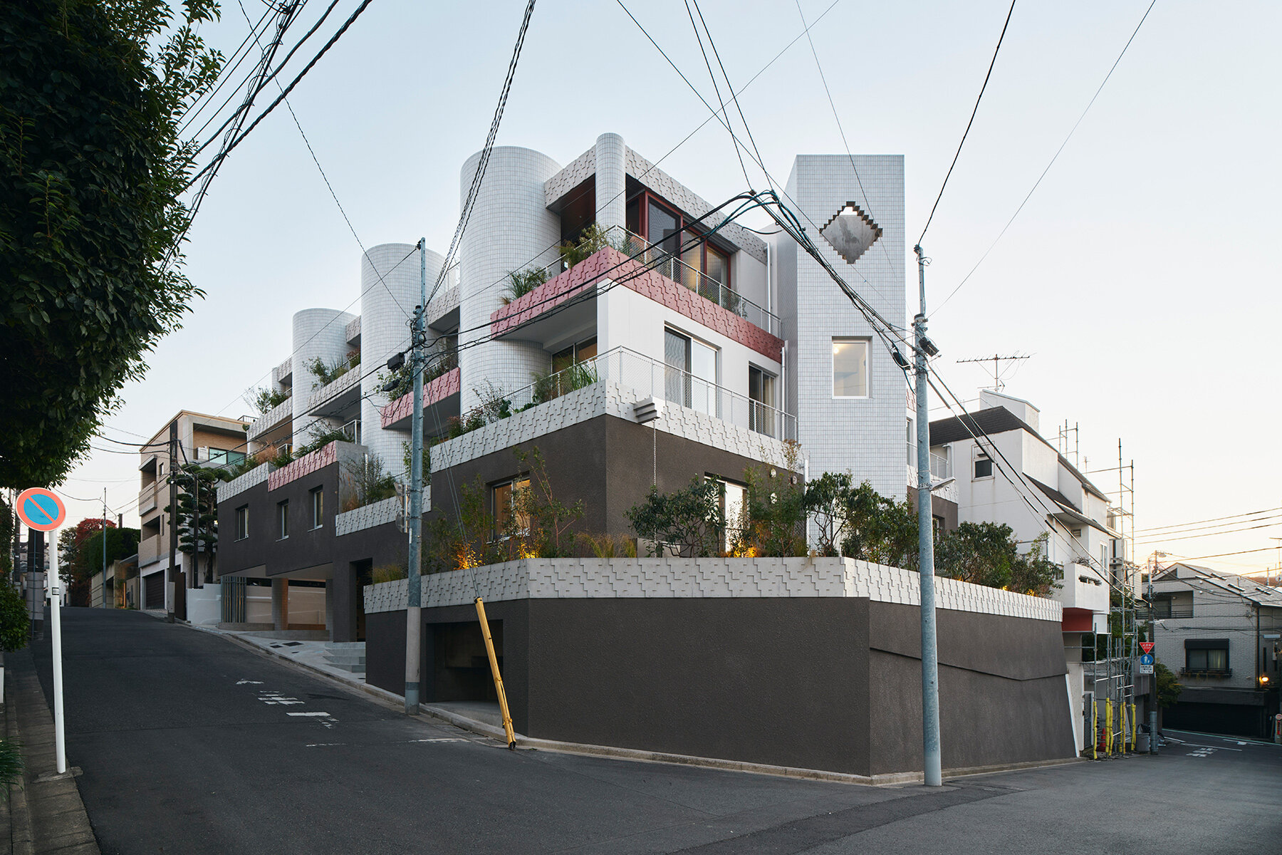ultra-studio-uehara-apartment-after-image-tokyo-japan-designboom-03a