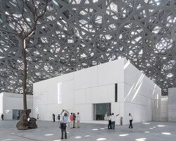 from the picturesque to the smartphone: architecture's obsession with being seen