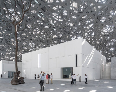 from the picturesque to the smartphone: architecture's obsession with being seen