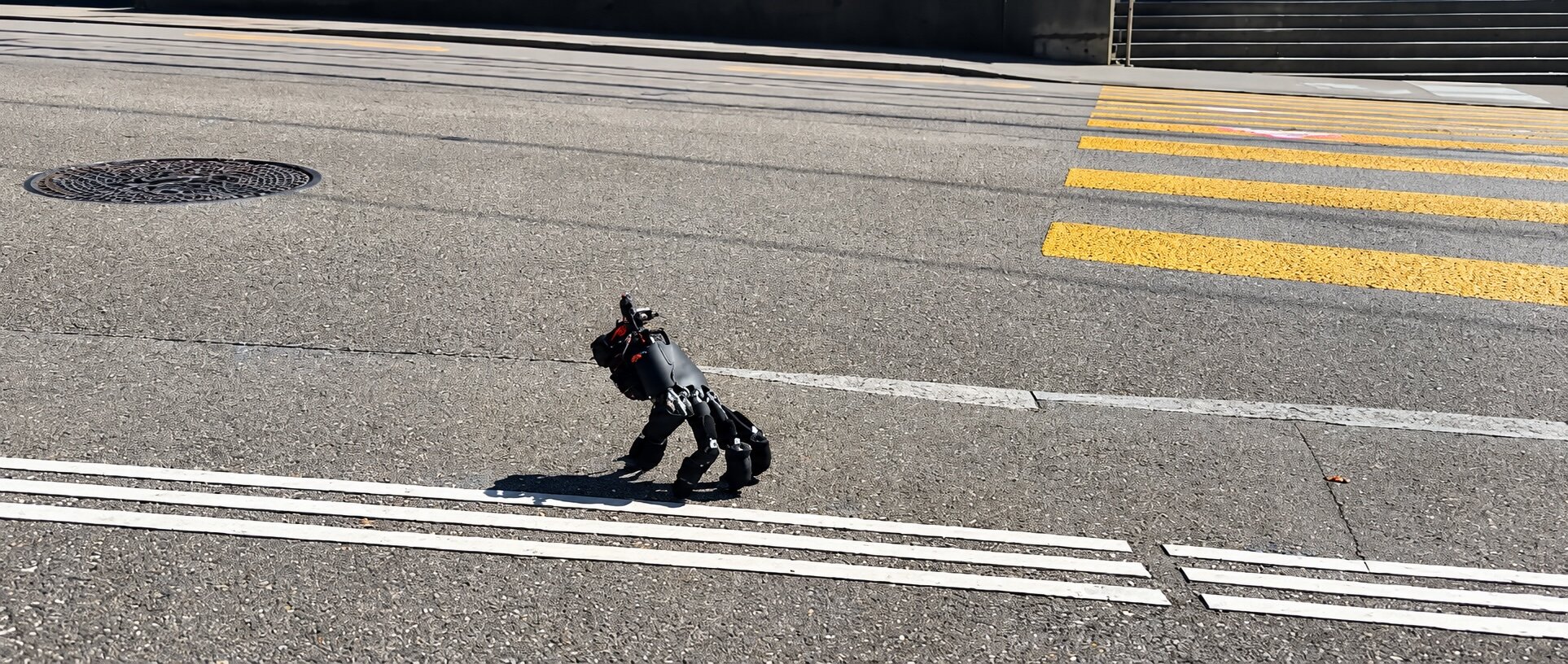 autonomous-robotic-hand-addams-familys-thing-eth-zurich-designboom-6