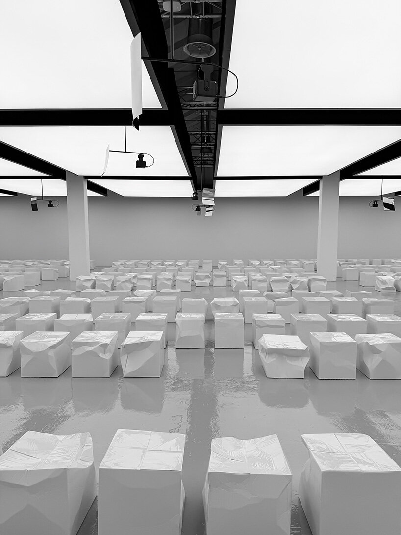 bottega veneta crumples cardboard boxes into sculptural stools for summer 2027 show - 3