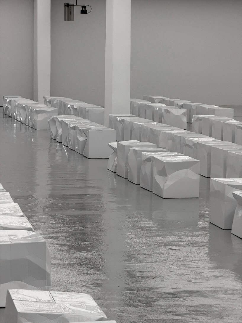 bottega veneta crumples cardboard boxes into sculptural stools for summer 2027 show - 6