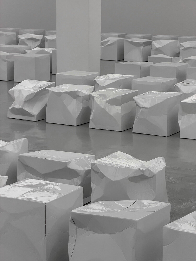 bottega veneta crumples cardboard boxes into sculptural stools for summer 2027 show - 9