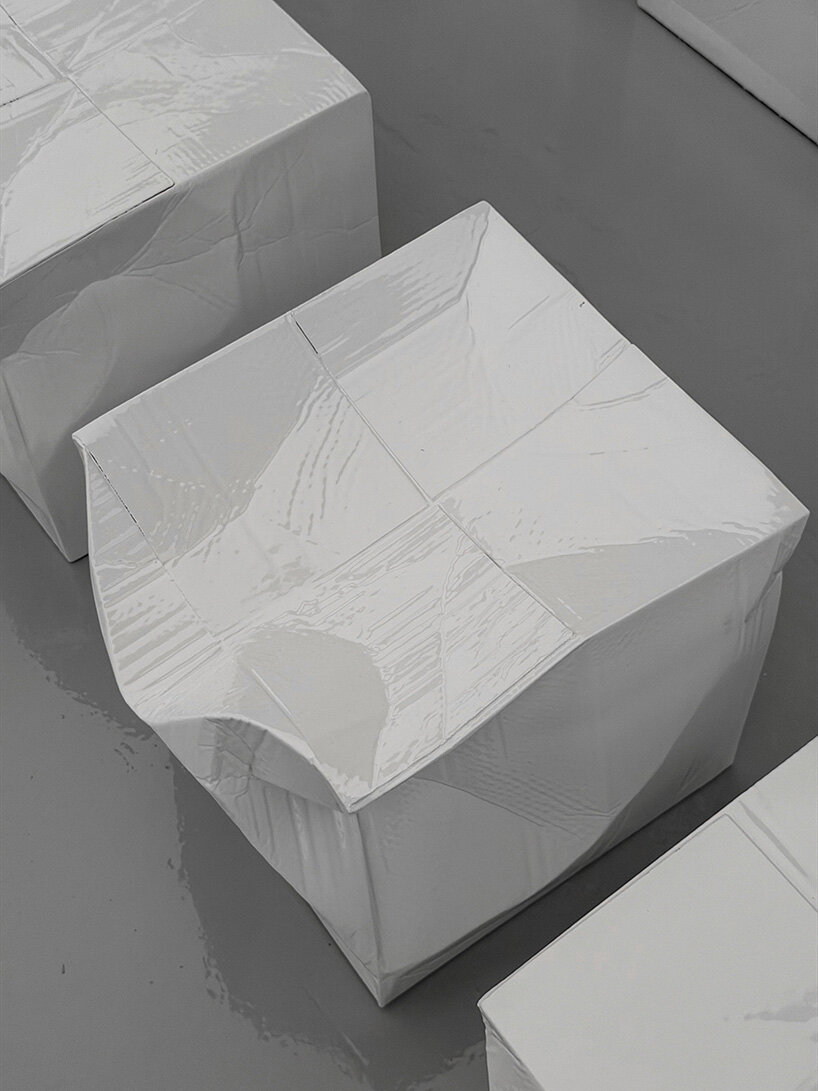 bottega veneta crumples cardboard boxes into sculptural stools for summer 2027 show - 15
