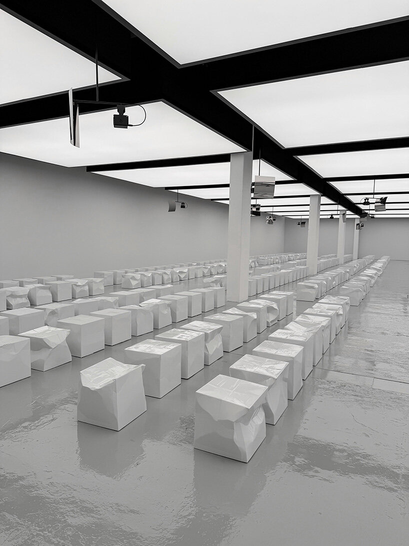 bottega veneta crumples cardboard boxes into sculptural stools for summer 2027 show - 5