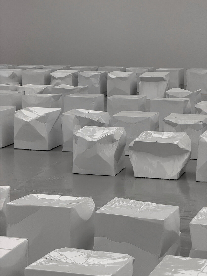 bottega veneta crumples cardboard boxes into sculptural stools for summer 2027 show - 8