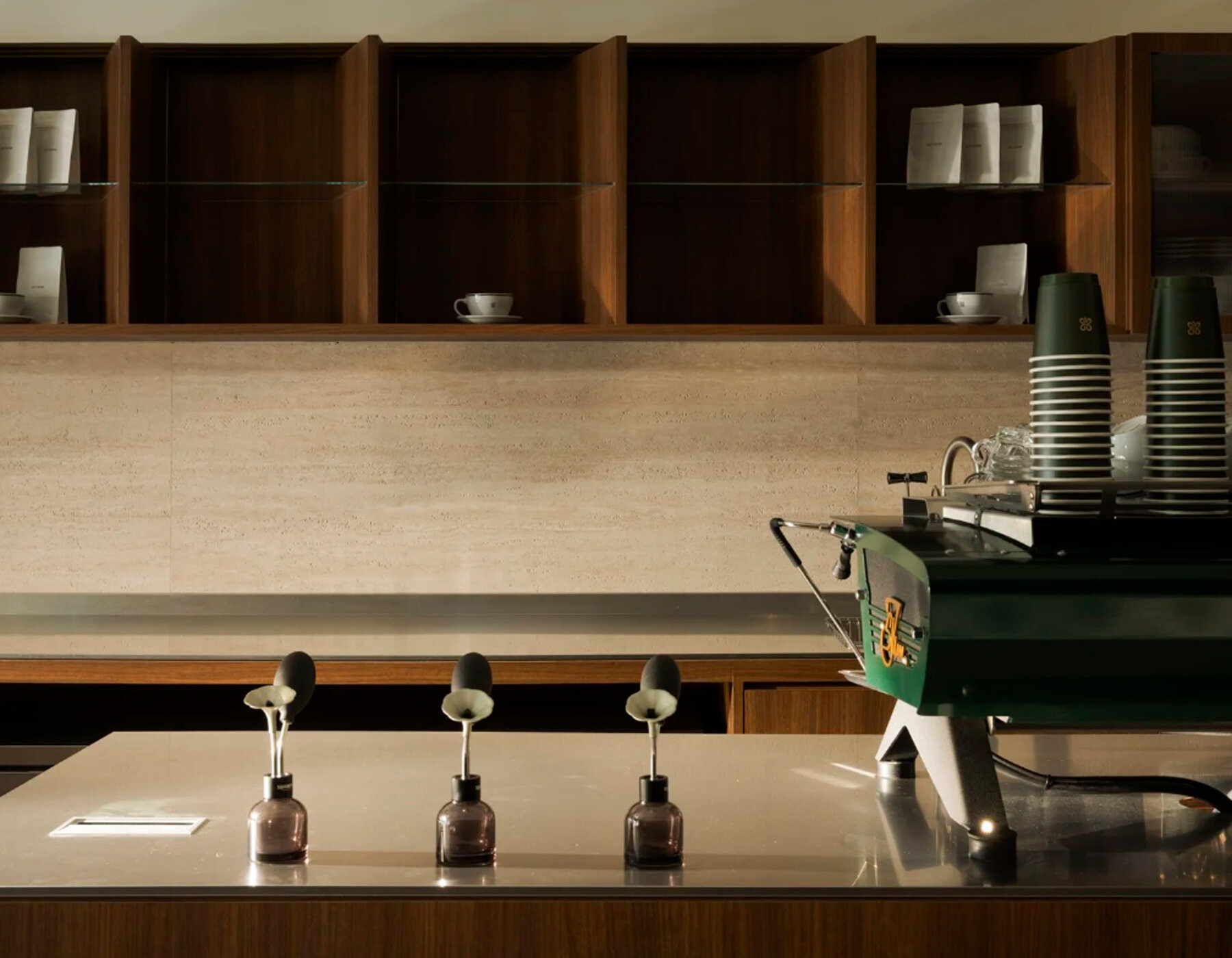 caffe-fortuna-quadrifoglio-alfa-romeo-taipei-rlww-studio-designboom-1800-4