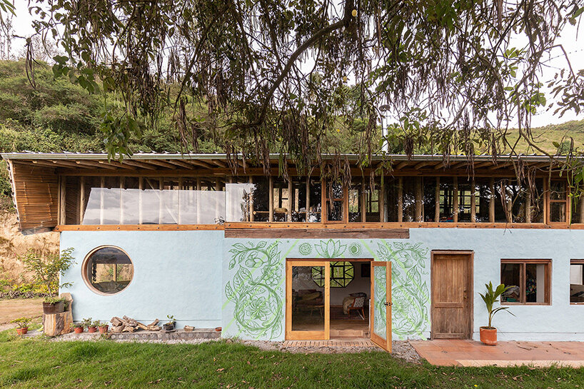 la cabina de la curiosidad suspends timber 'nests' beneath eucalyptus roof in ecuador - 2