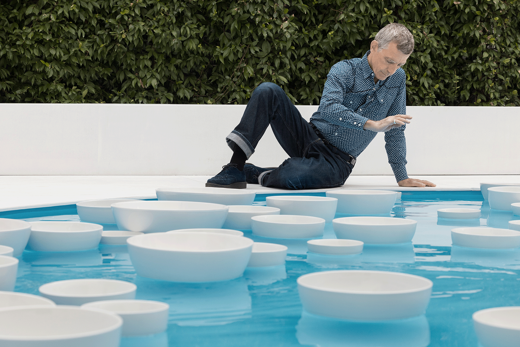 celeste-boursier-mougenot-floating-ceramic-orchestra-outdoors-athens-clinamen-onassis-mandra-designboom-large02