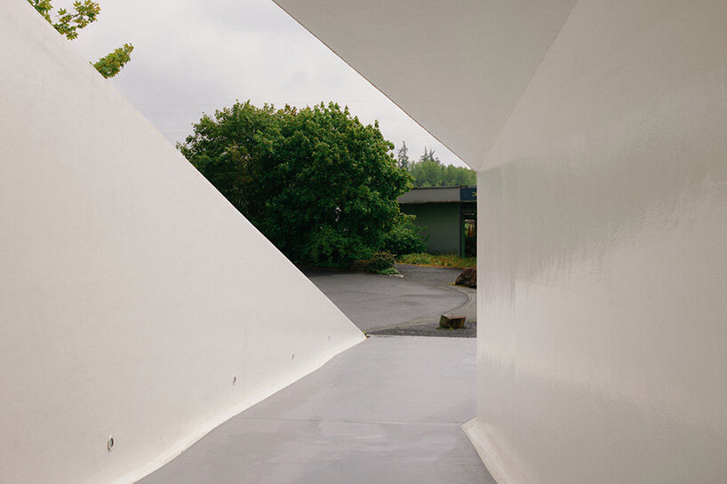 david altrath reveals the timber world inside germany's motorway chapel - 9