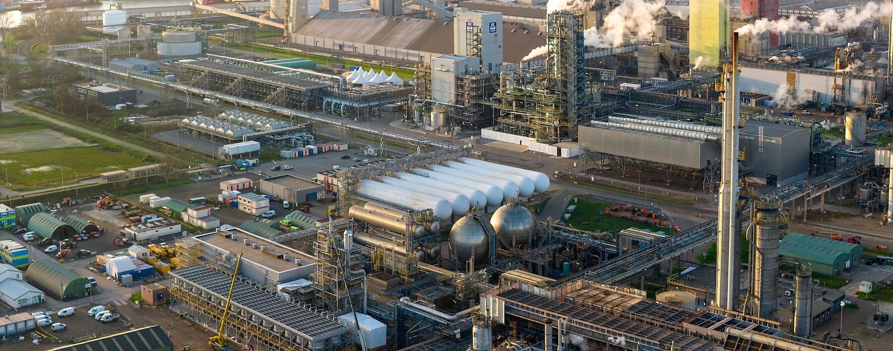 europes-largest-carbon-capture-facility-co2-netherlands-yara-norway-designboom-11