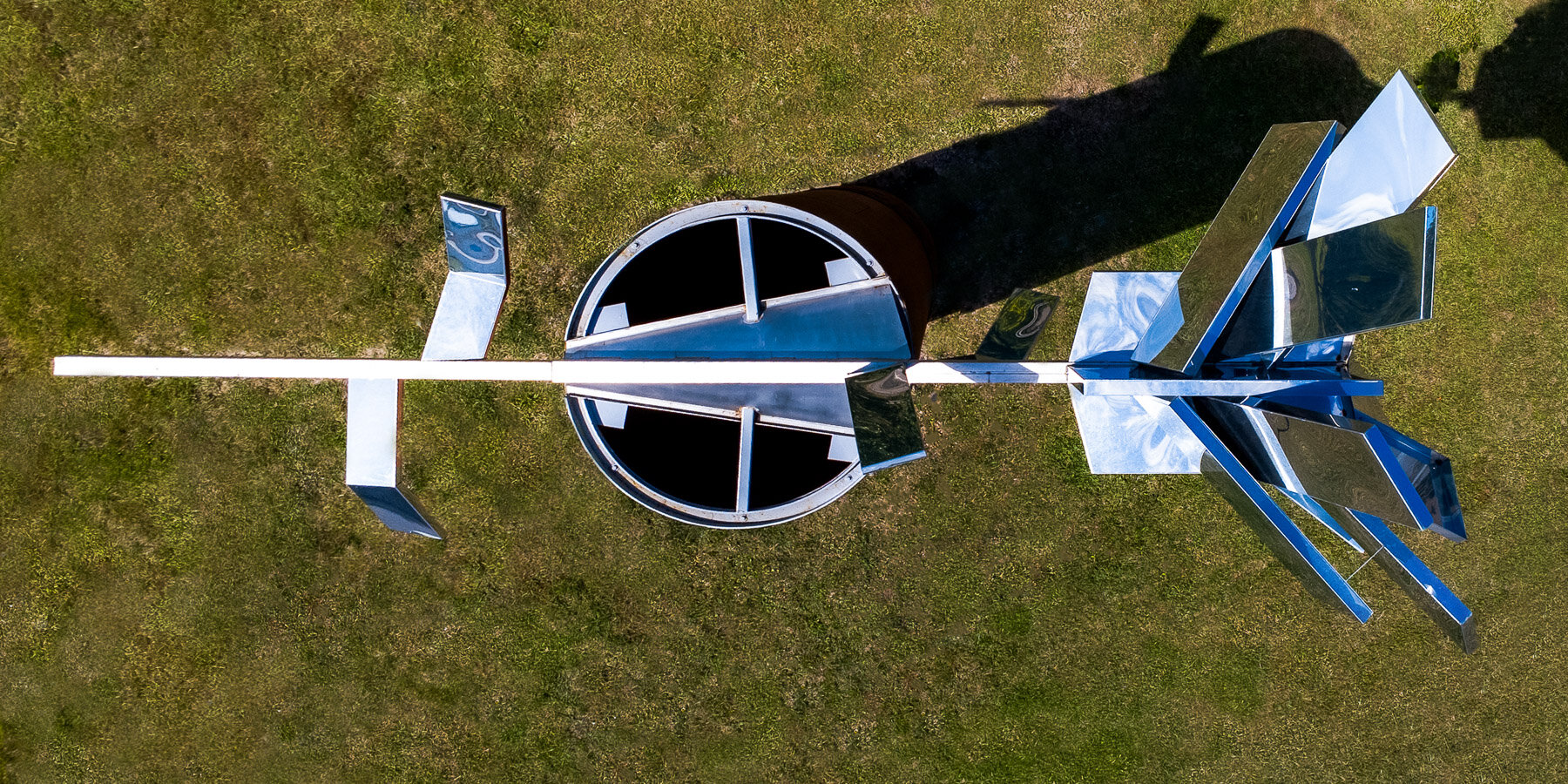 from-darkness-to-light-meireles-de-pinho-engraved-soldiers-names-corten-steel-cylinder-memorial-portugal-designboom-1800-3