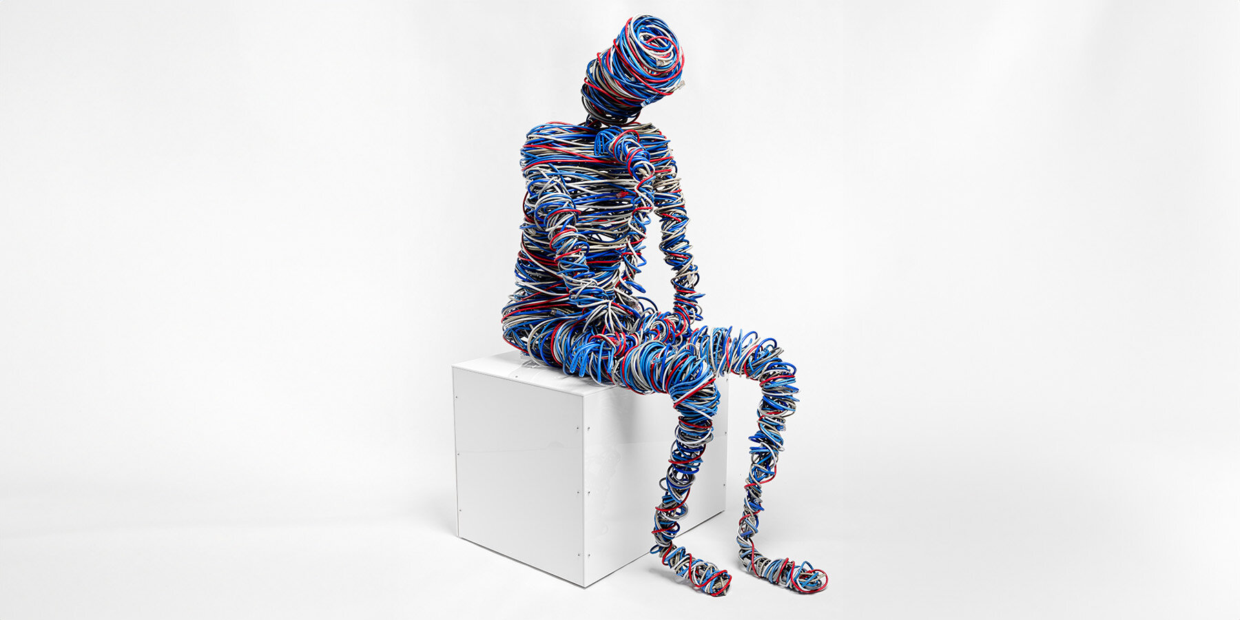 kasey-mcmahon-the-thinker-steel-network-cables-designboom-1800-2