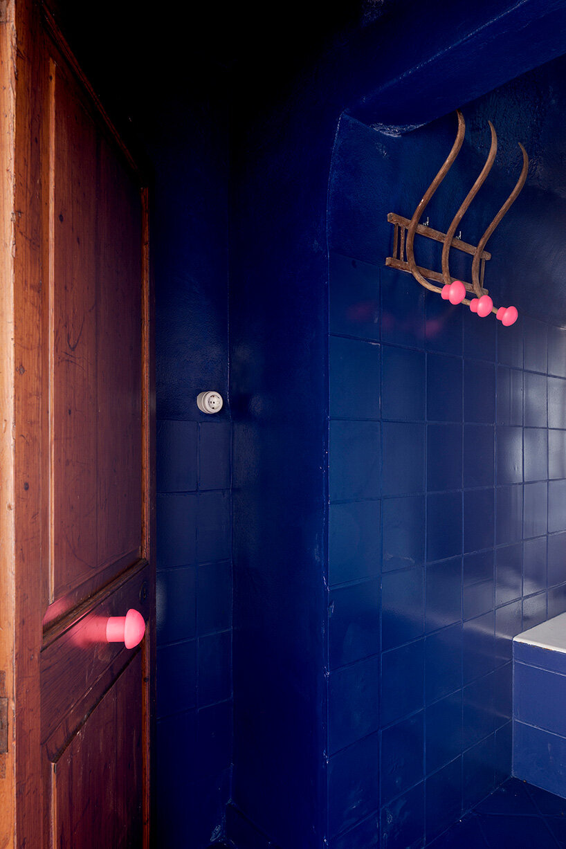 KOSMOS transforms mallorcan townhouse by giving old materials new roles - 18