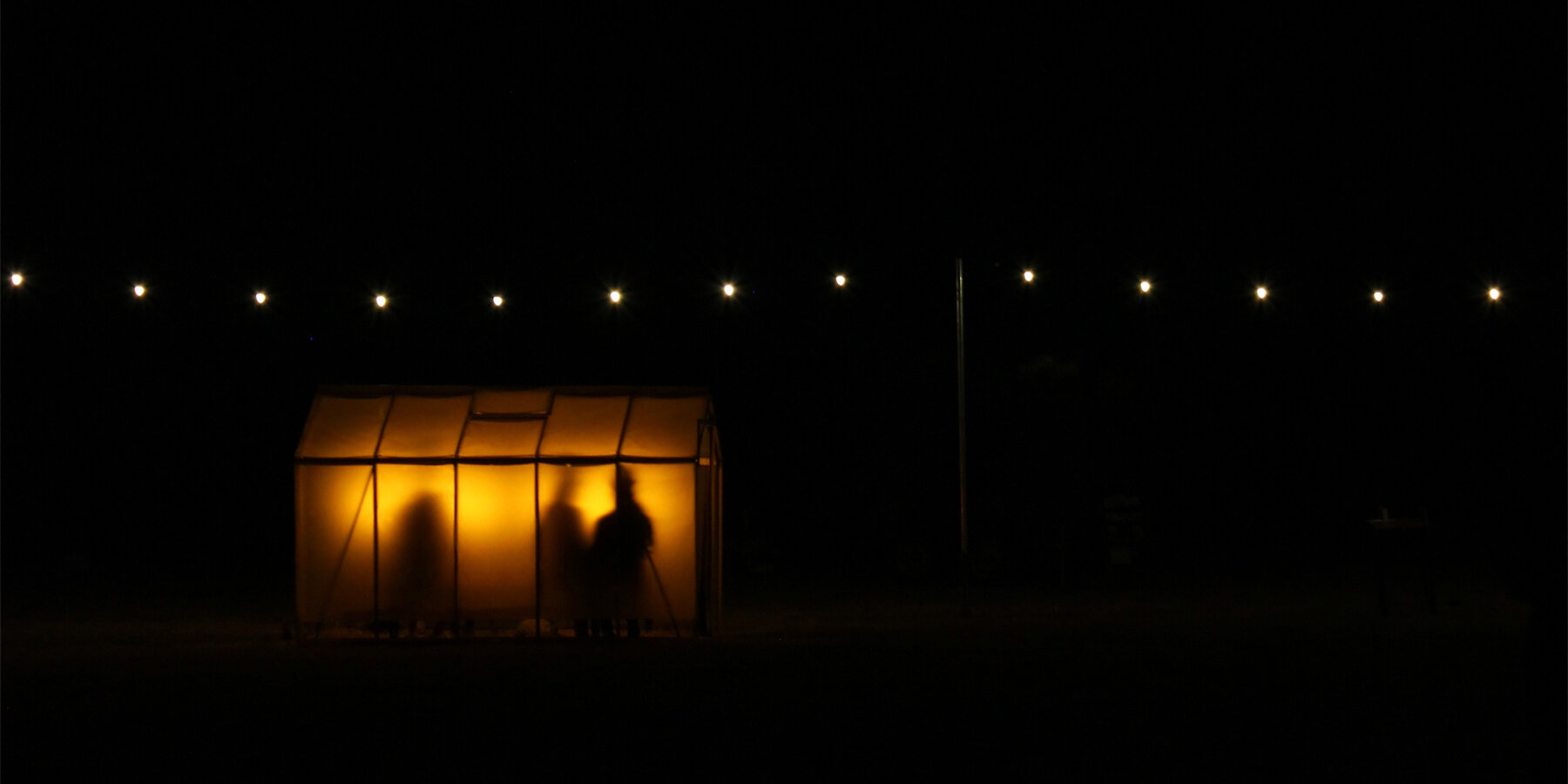 kren-shed-light-greenhouse-installation-music-festival-designboom-1800-4