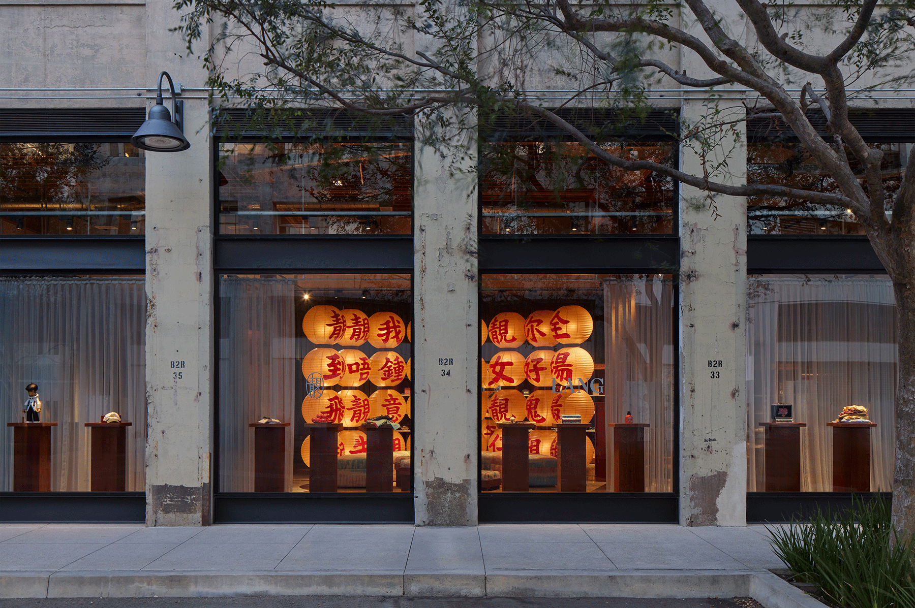 lang-los-angeles-flagship-fragments-hong-kong-former-warehouse-studio-paul-chan-designboom-large02