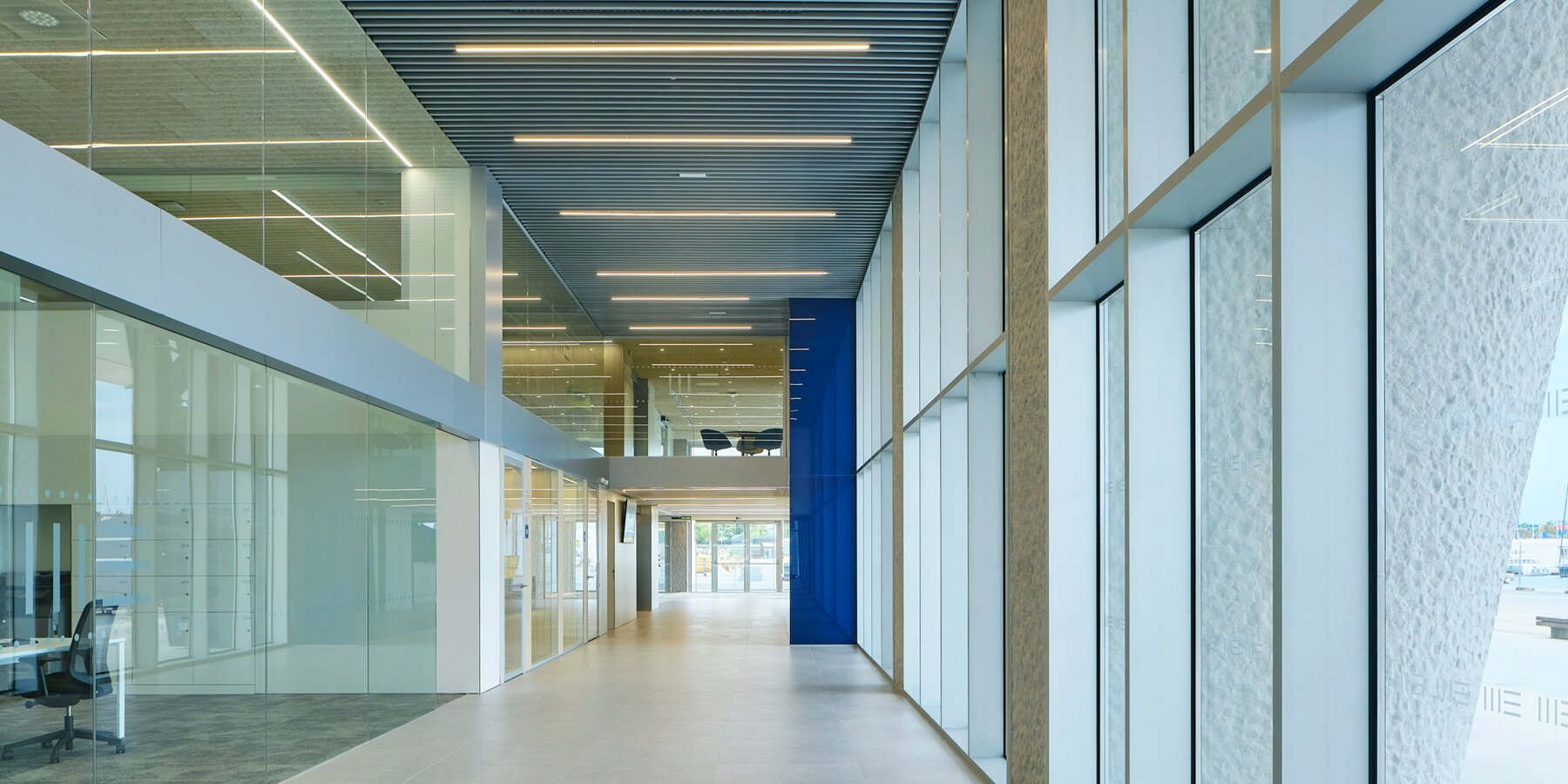 marina-de-empresas-valencia-workspace-erre-designboom-1800-2