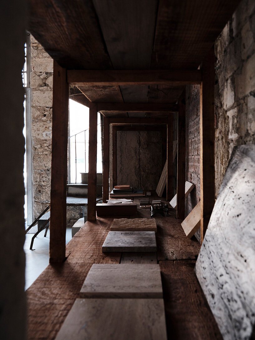 MPNYC turns former port warehouse into adaptable cultural space in piraeus - 7