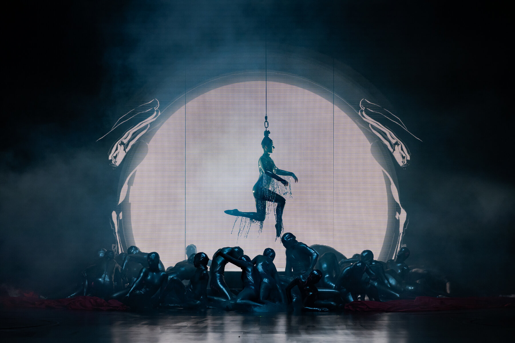 new-zealand-world-wearable-art-wow-glo-wellington-designboom-large