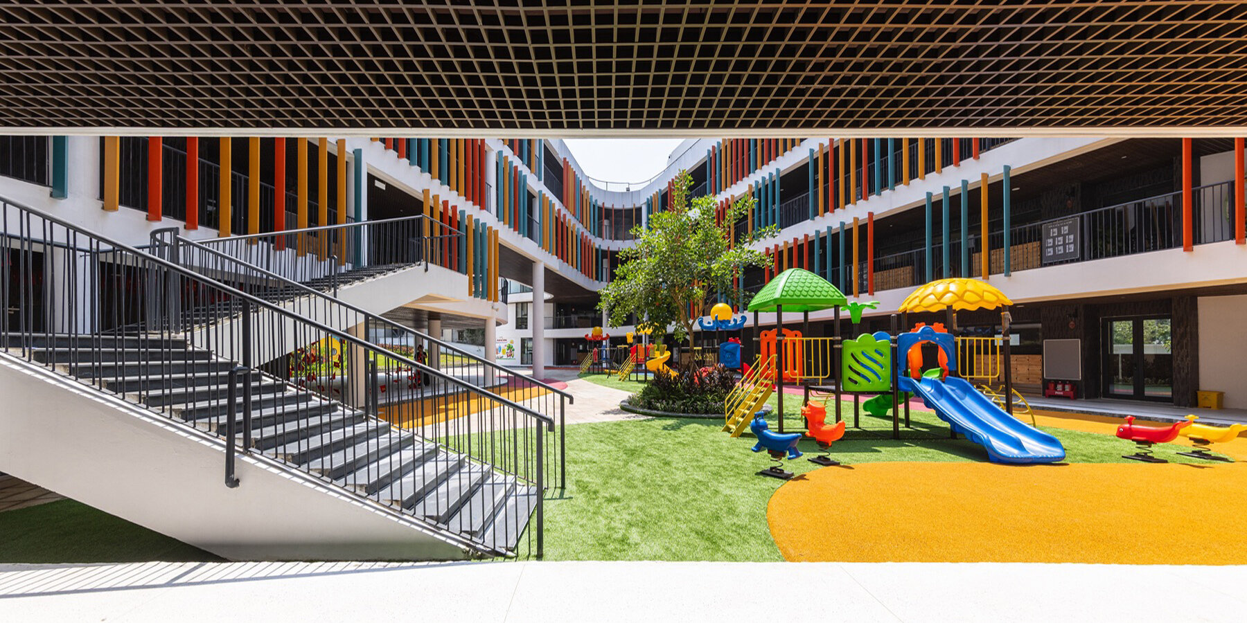 nghia-do-courtyard-kindergarten-sunjin-vietnam-joint-venture-company-designboom-1800-3