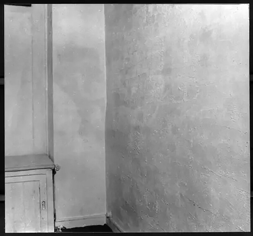 when art gives you nothing to look at, absence becomes the spectacle - 4