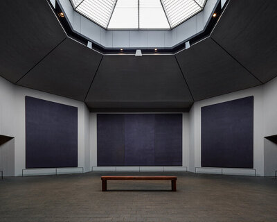 when art gives you nothing to look at, absence becomes the spectacle