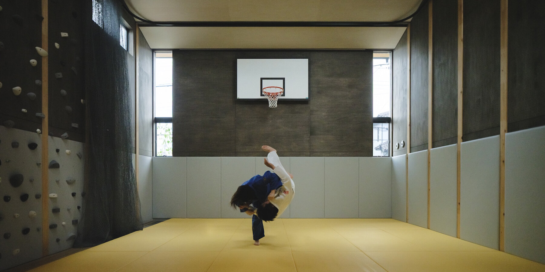 osaka-house-shioya-flexible-open-sports-space-designboom-1800-3