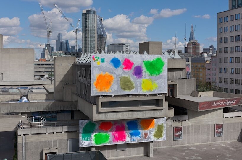 renée levi brings fluorescent painting to hayward gallery’s brutalist facade - 1