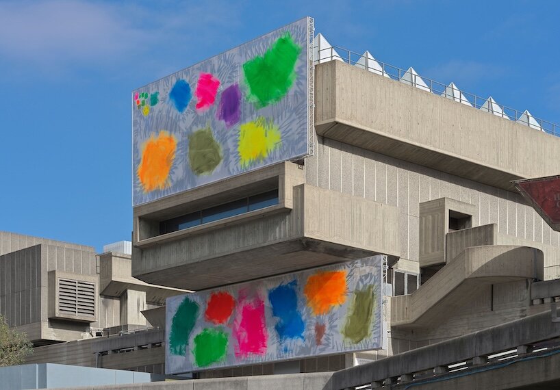 renée levi brings fluorescent painting to hayward gallery’s brutalist facade - 2
