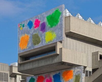 renée levi brings fluorescent painting to hayward gallery’s brutalist facade