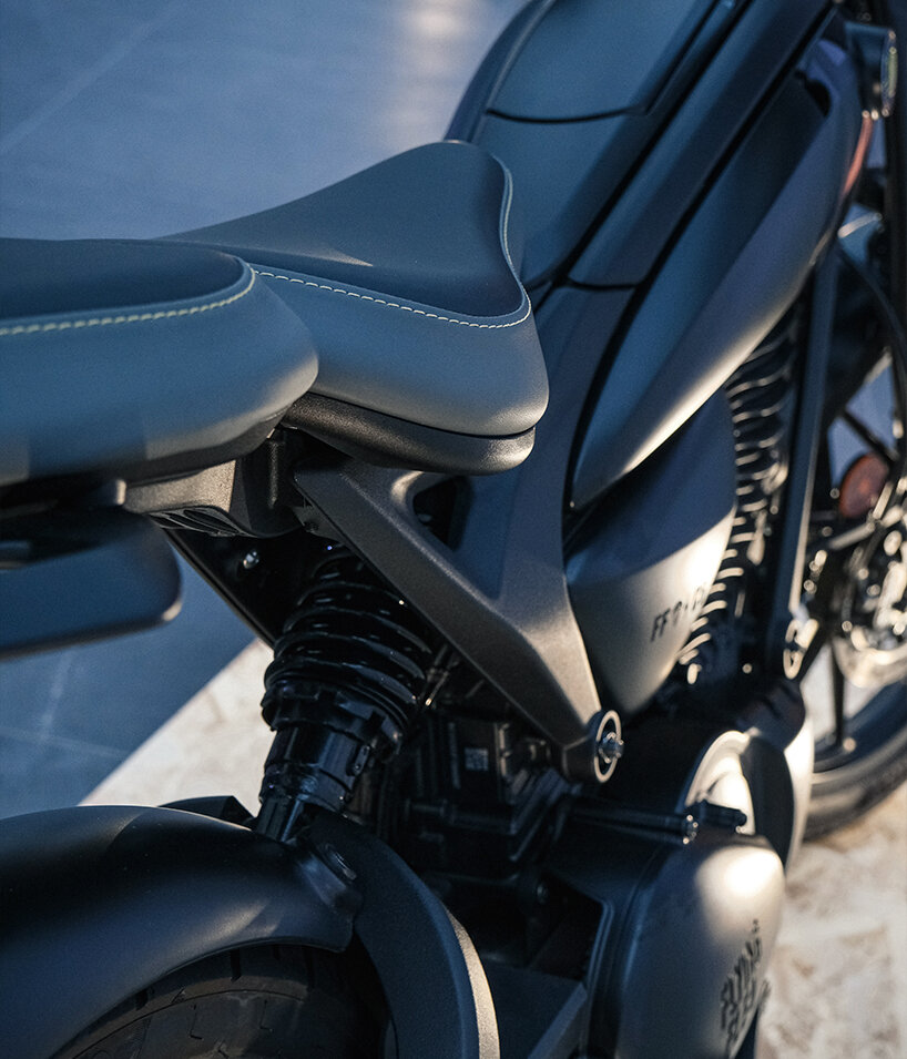 royal enfield revolutionizes the electric motorcycle experience with flying flea c6 - 11