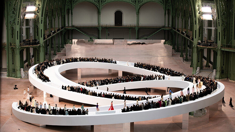 the runway tells you where to look: 10 fashion shows that rewrote the catwalk - 1