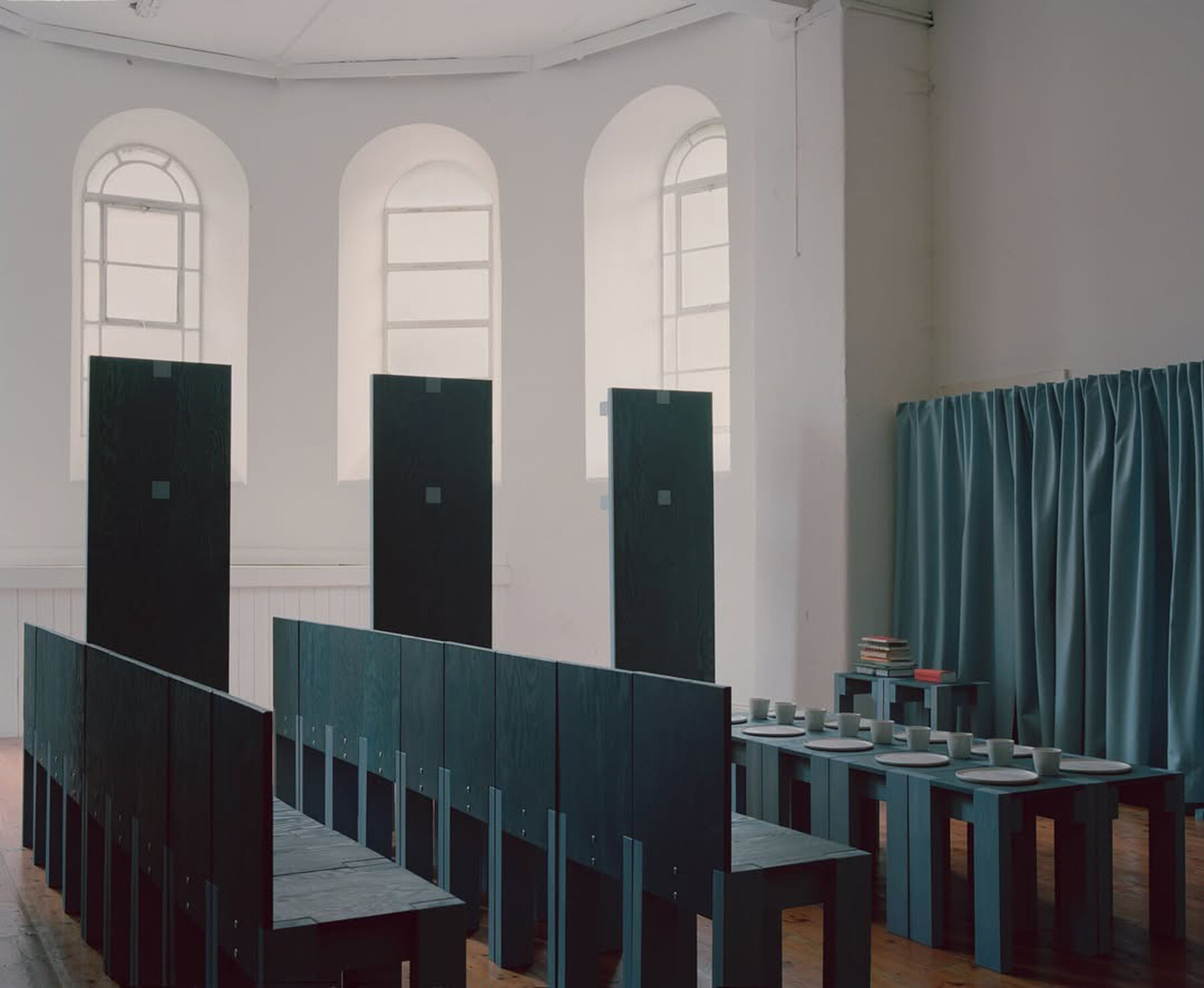settle-temporary-installation-trestle-public-interior-gathering-designboom-1800-2