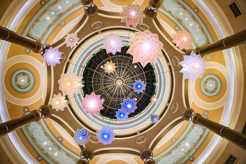 DRIFT takes its suspended garden of moving flowers to las vegas - 2