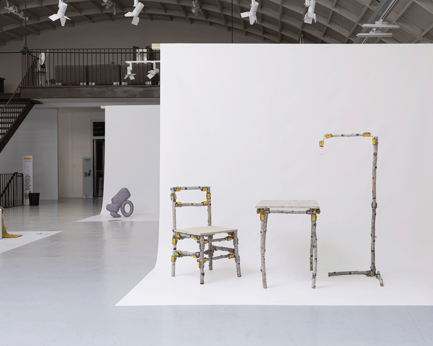 three-axis-joint-eugenio-costa-raw-branches-structure-screws-designboom-large01