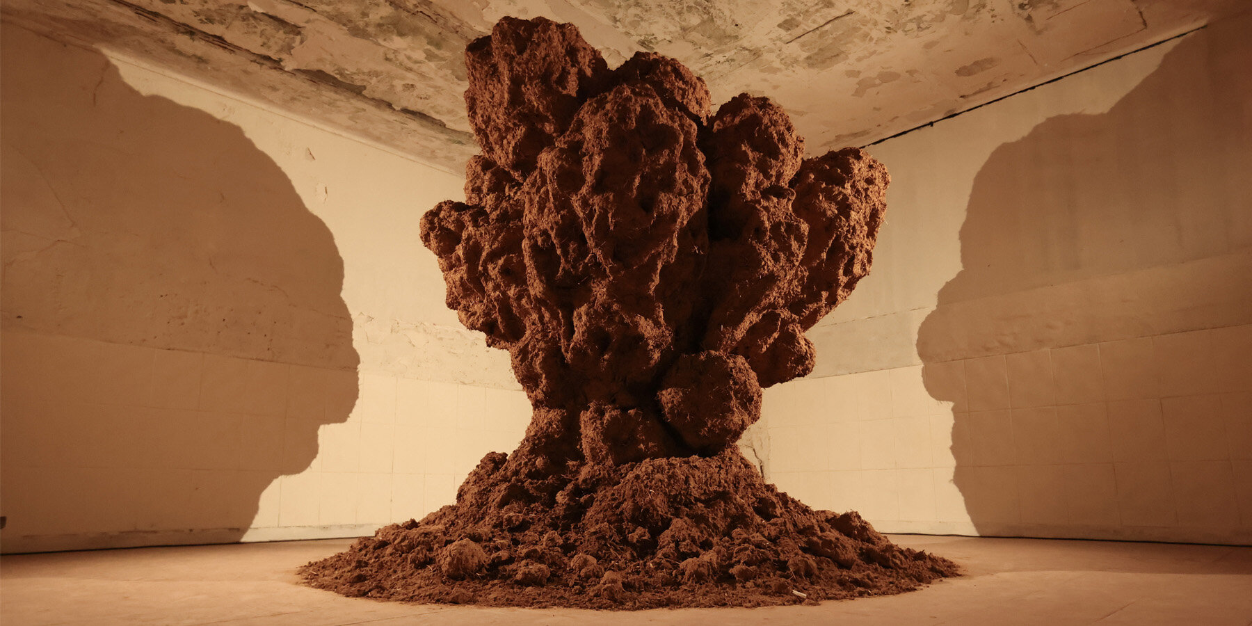 weight-soil-sculptural-installation-saman-sasan-oskouei-lisbon-portugal-designboom-1800-3