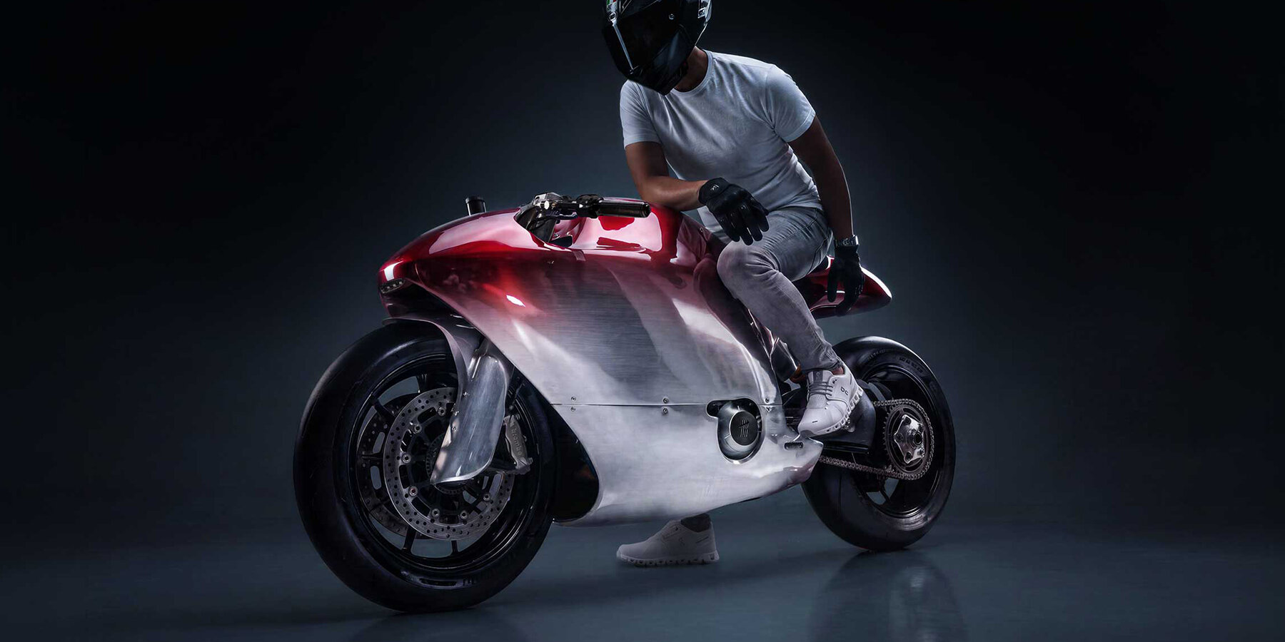 bandit9-red-limited-edition-hand-brushed-aluminum-motorcycle-red800-designboom-1800-2