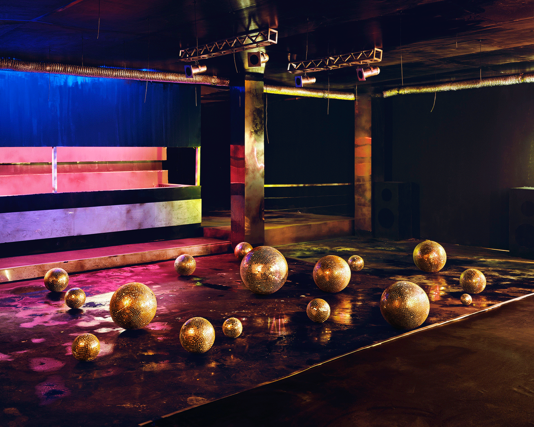 chen-wei-dance-floor-stage-for-imagined-ecstasy-guest-essay-designboom-large02