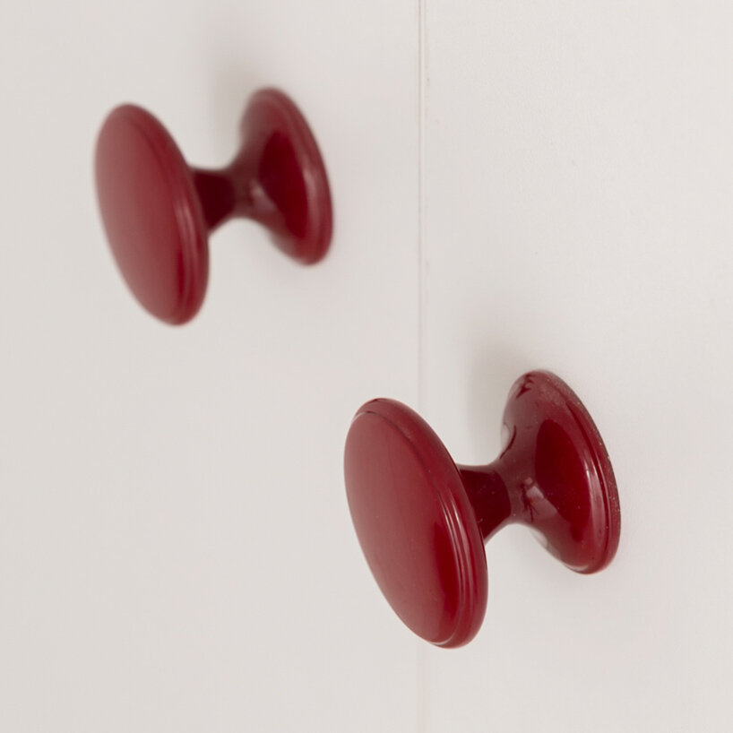 garnet-red accents and high clerestories punctuate AA Apartments in málaga - 14