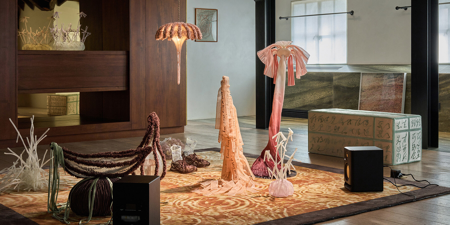 duyi-han-shanghai-villa-textile-listening-garden-exhibition-designboom-1800-4