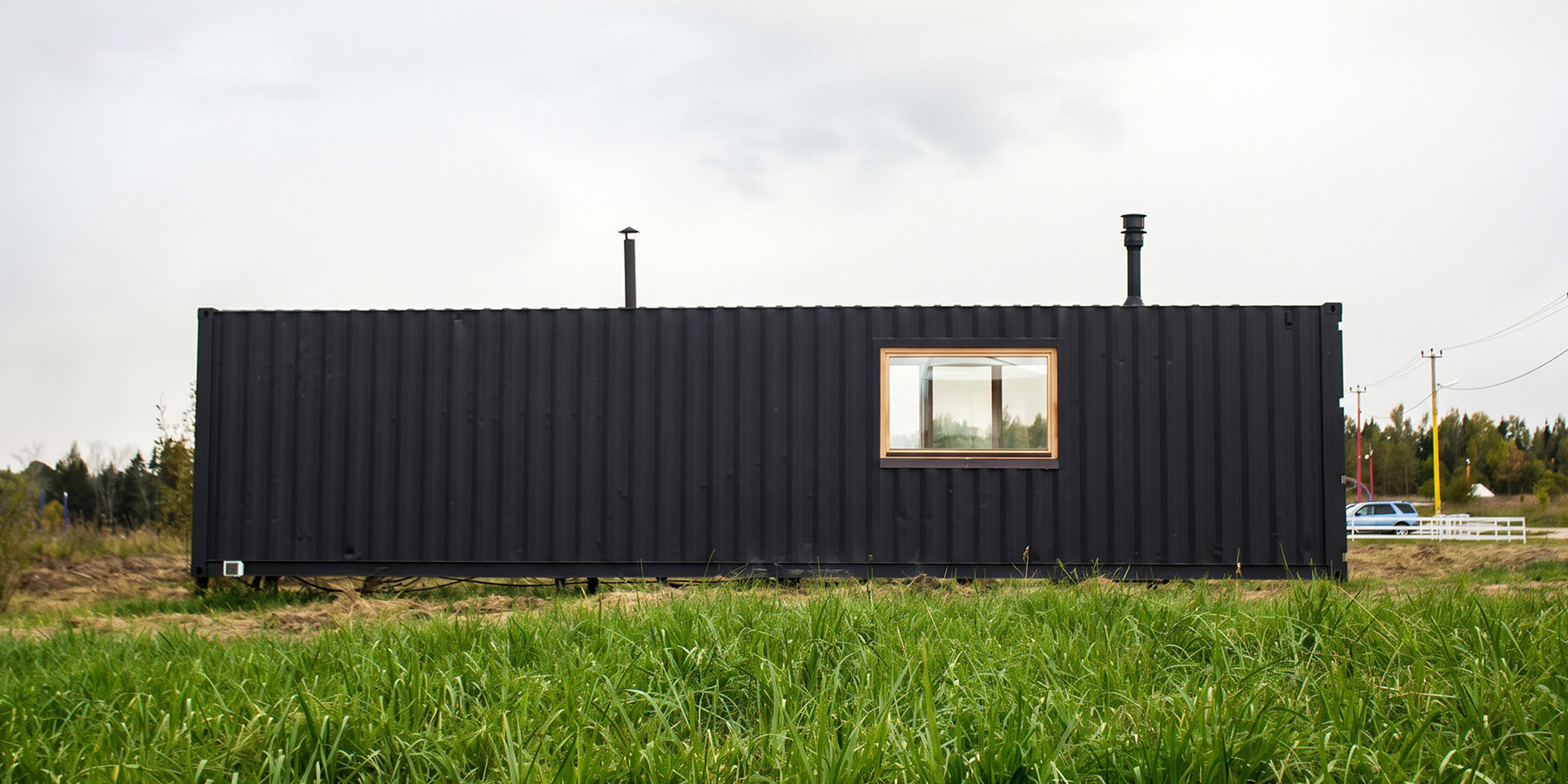 flacon-cargo-module-24-sqm-micro-cabin-steel-shipping-container-designboom-1800-2