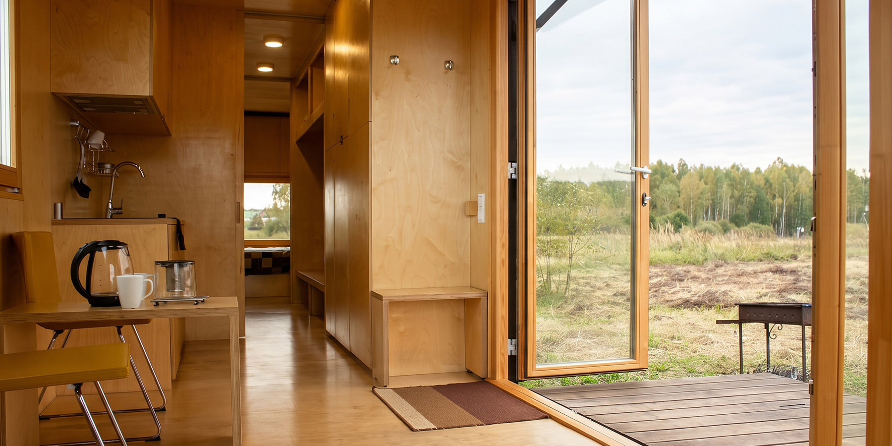 flacon-cargo-module-24-sqm-micro-cabin-steel-shipping-container-designboom-1800-3