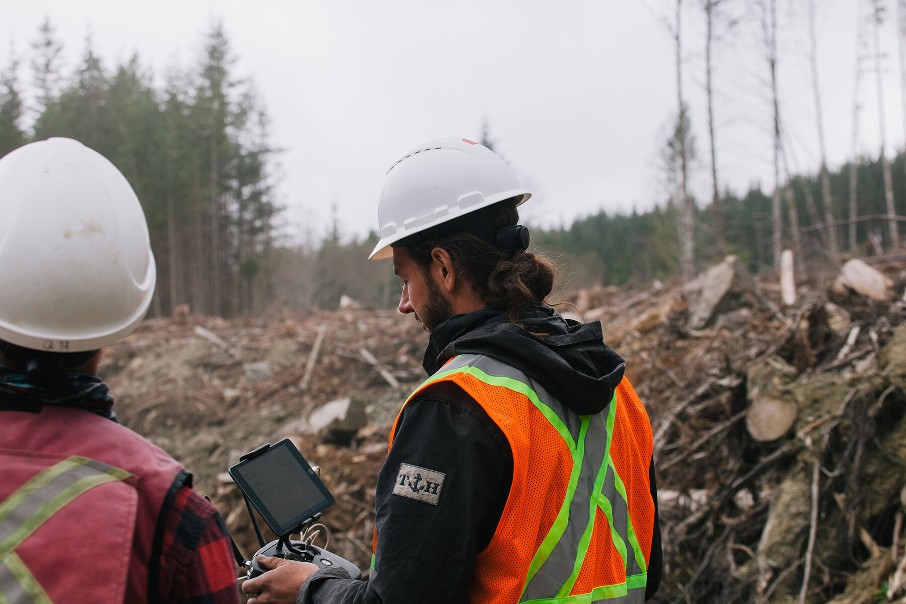 flash-forest-regeneration-wildfires-drones-seed-designboom-08a