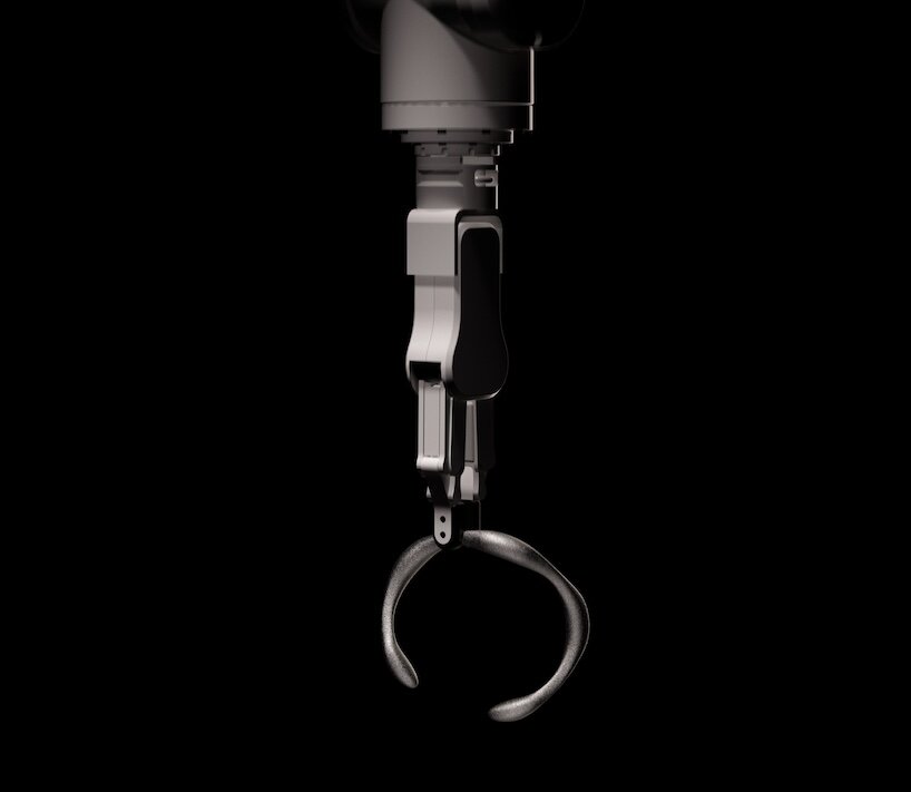 futurewave's arc silver bracelet politely tells you to put your phone down - 4