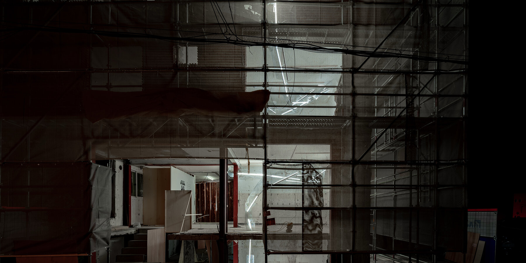 ghost-barstairs-temporary-hypotheses-exhibition-seoul-sukchulmok-kangyeon-lee-brbb-designboom-1800-3