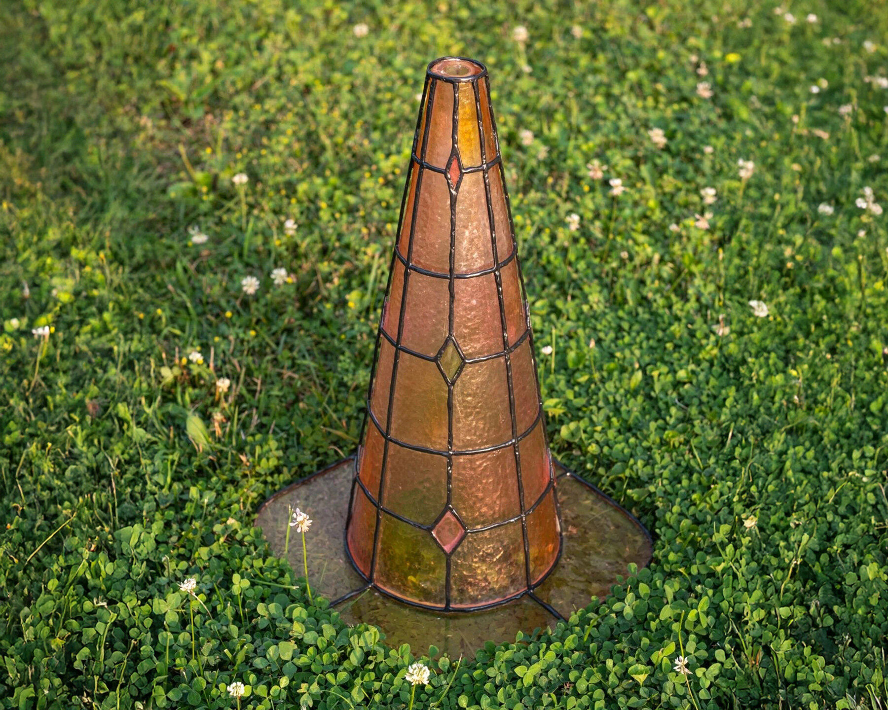 hayden-clay-williams-stained-glass-sculpture-suburban-surrealism-designboom-06a