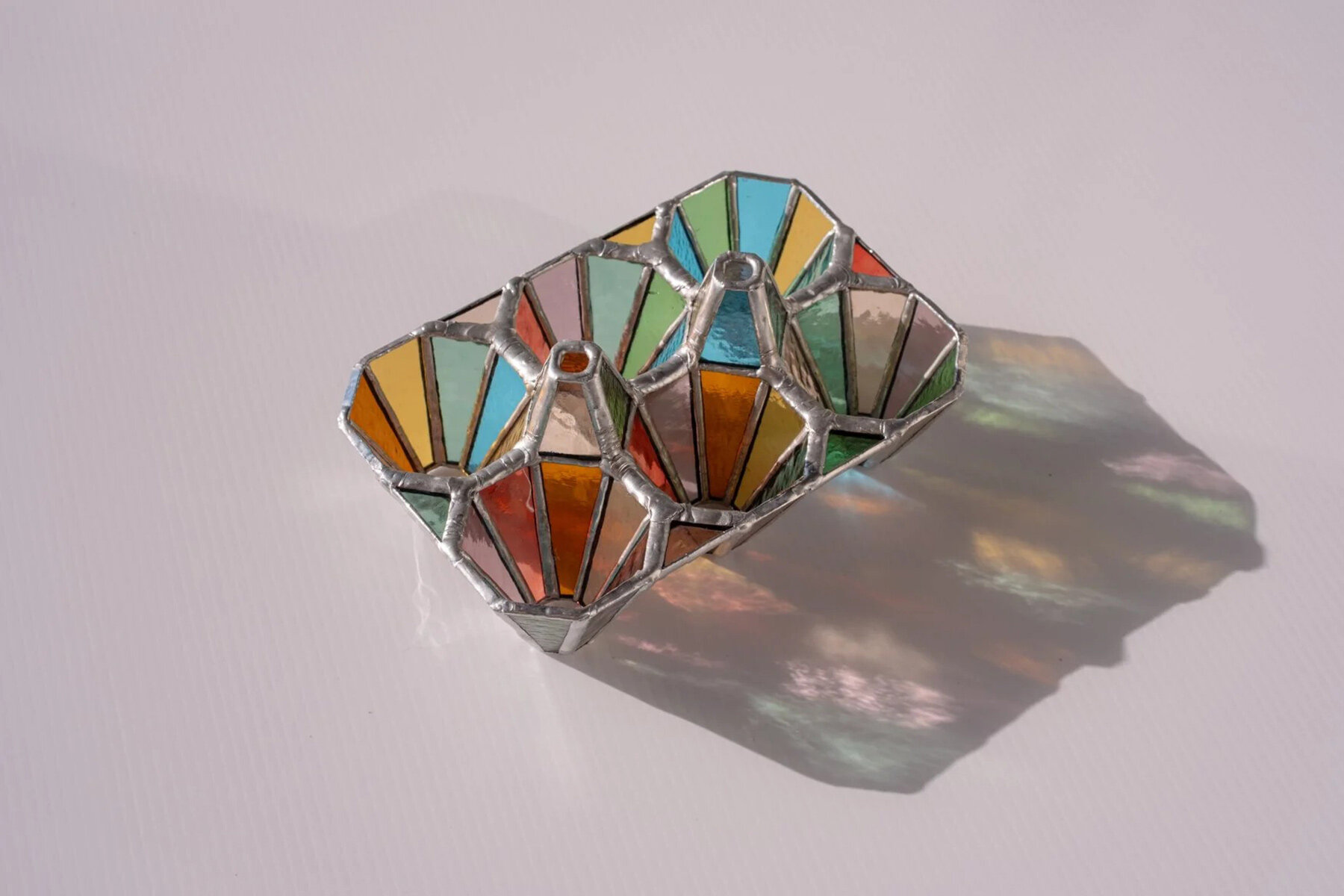 hayden-clay-williams-stained-glass-sculpture-suburban-surrealism-designboom-08a
