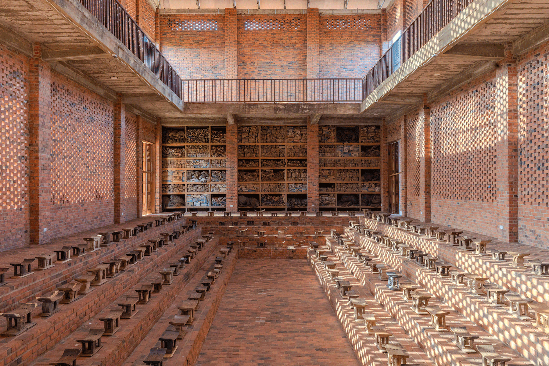ibrahim-mahama-fondation-cartier-exhibition-harvest-season-interview-designboom-large01