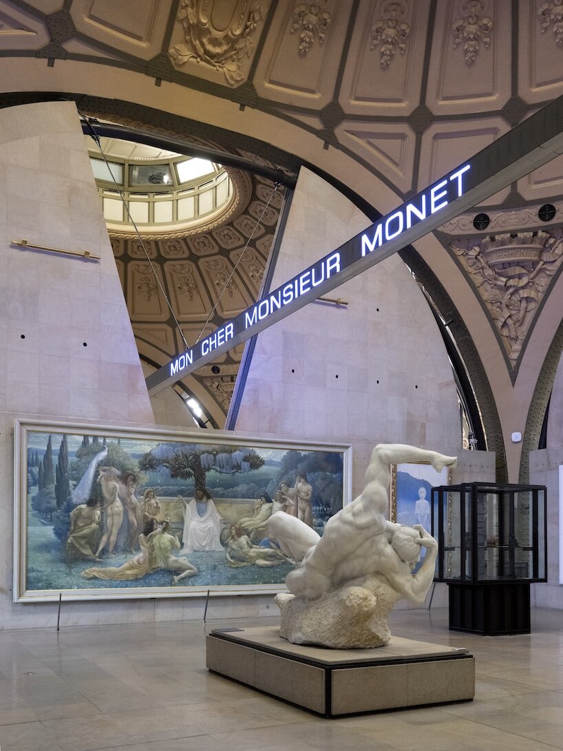 jenny holzer transforms musée d’orsay with monumental light projections and engraved stone - 3