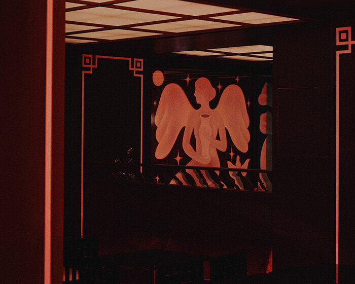 le poisson volant: red-lit restaurant in paris transforms into nightclub after dark